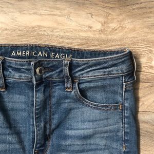 AMERICAN EAGLE SKINNY JEANS